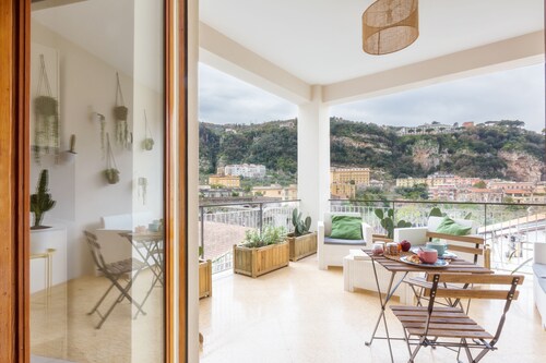 Mediterranean Suites - Old Town