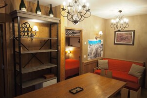 Appartement Supérieur, 2 chambres, 2 salles de bains, côté piste de ski | Literie de qualité supérieure, Wi-Fi gratuit