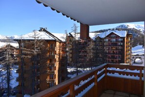 Estudio Confort, balcón, vistas al valle | Balcón