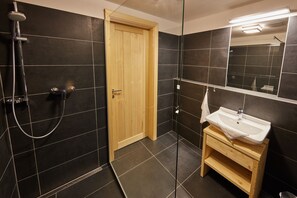 Apartment, 2 Bedrooms (G) | Bathroom | Shower, towels, toilet paper - Residence Kovárna (Pec pod Snezkou)