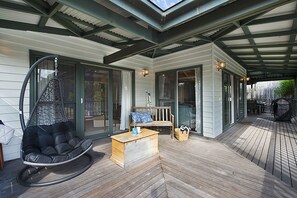 House, 4 Bedrooms | Terrace/patio