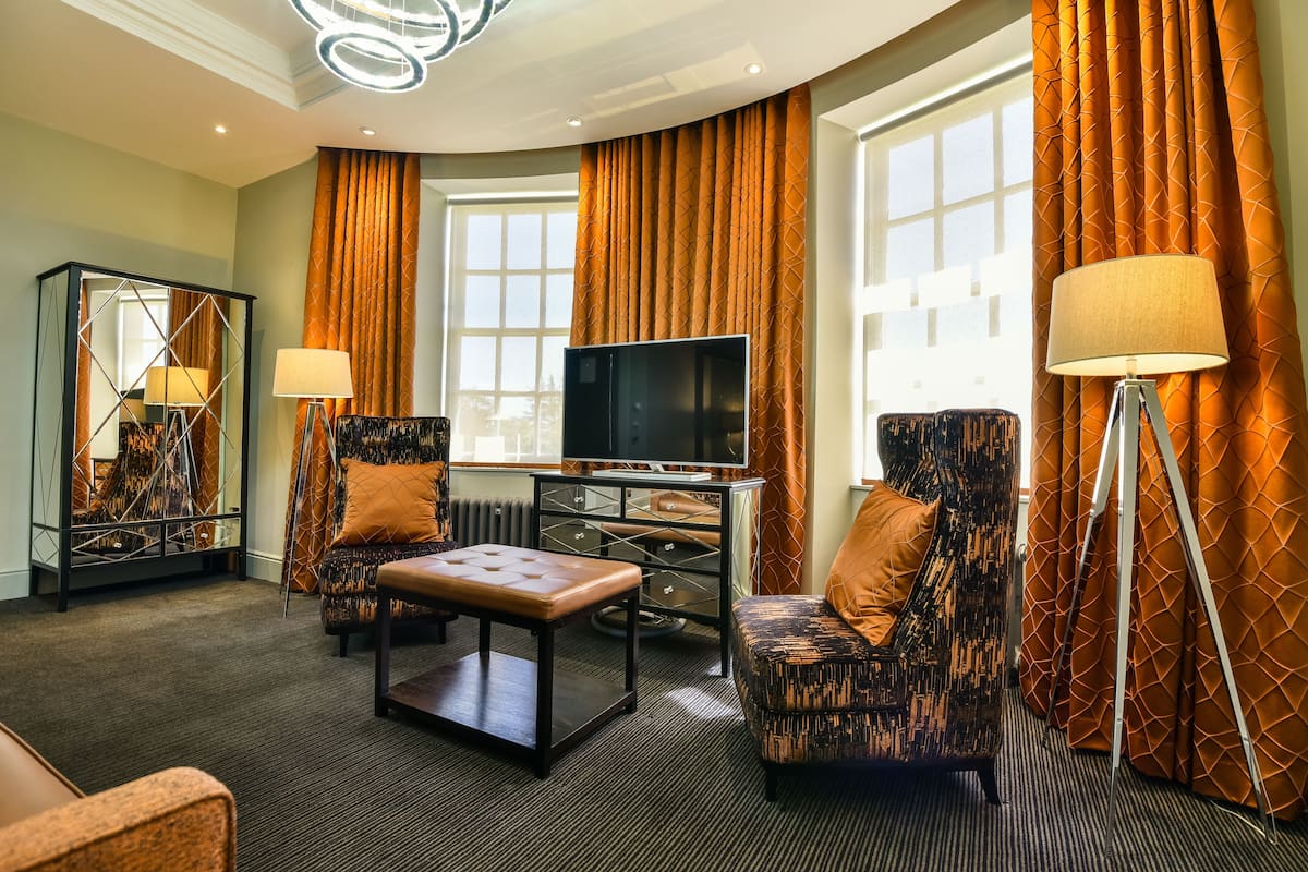Solway Suite | In-room safe, free WiFi, bed sheets