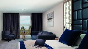 Dobbelt- eller tomannsrom – classic, 1 dobbeltseng eller 2 enkeltsenger | Safe på rommet, wi-fi (inkludert) og sengetøy