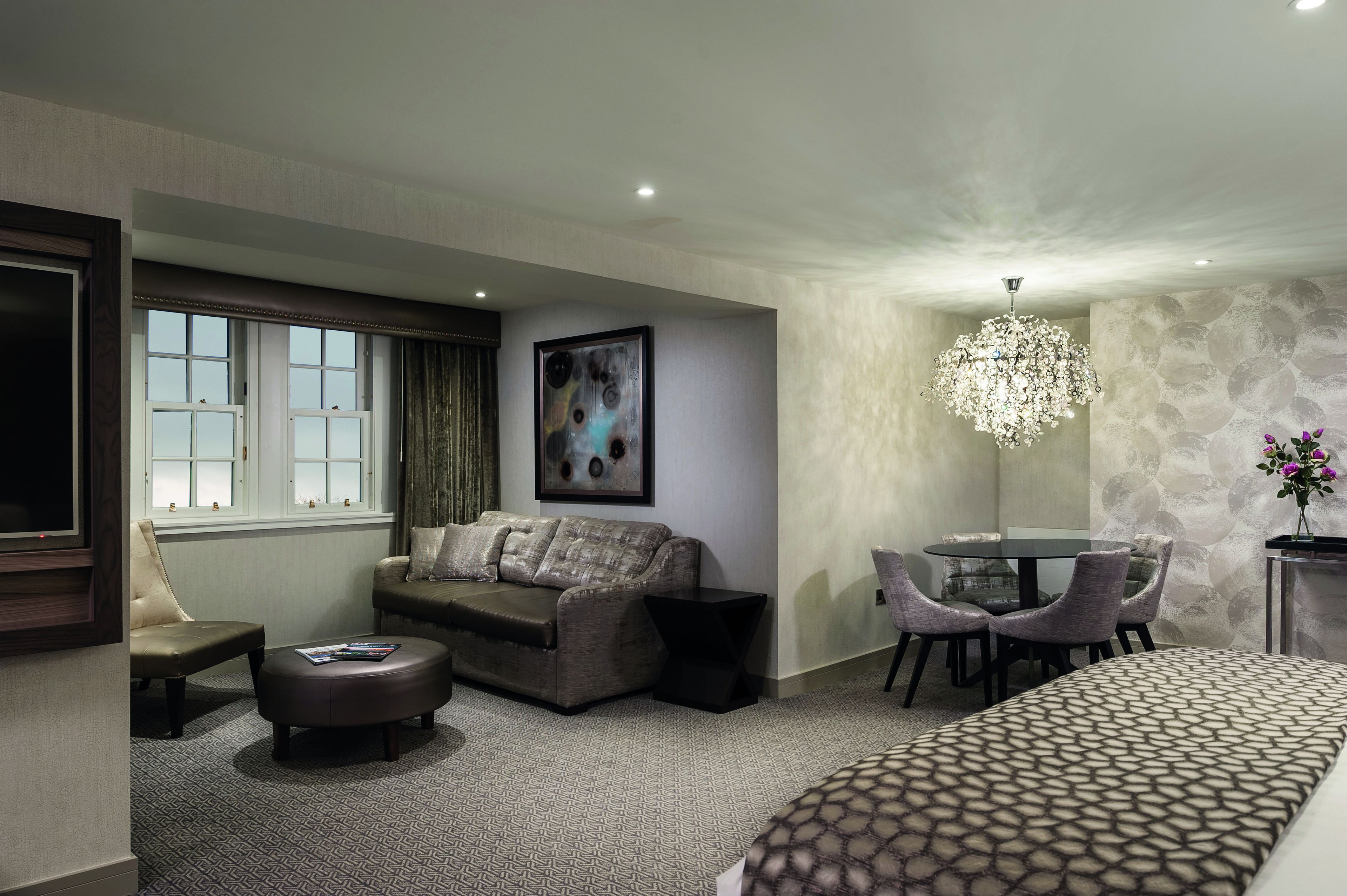 penthouse | in-room safe, free wifi, bed sheets