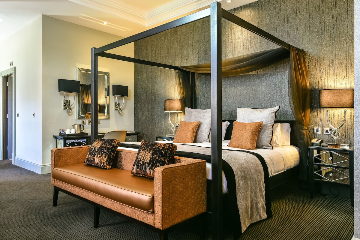 solway suite | in-room safe, free wifi, bed sheets