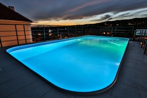 Piscina externa sazonal