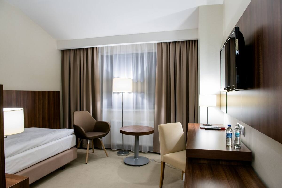 basic single room, 1 bedroom, private bathroom | premium bedding, desk, laptop workspace, soundproofing