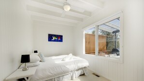 Unclassified image, 2 of 23, button - Beach Pearl (Portsea)