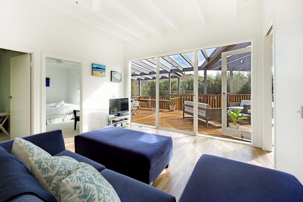 House, 4 Bedrooms | Living room