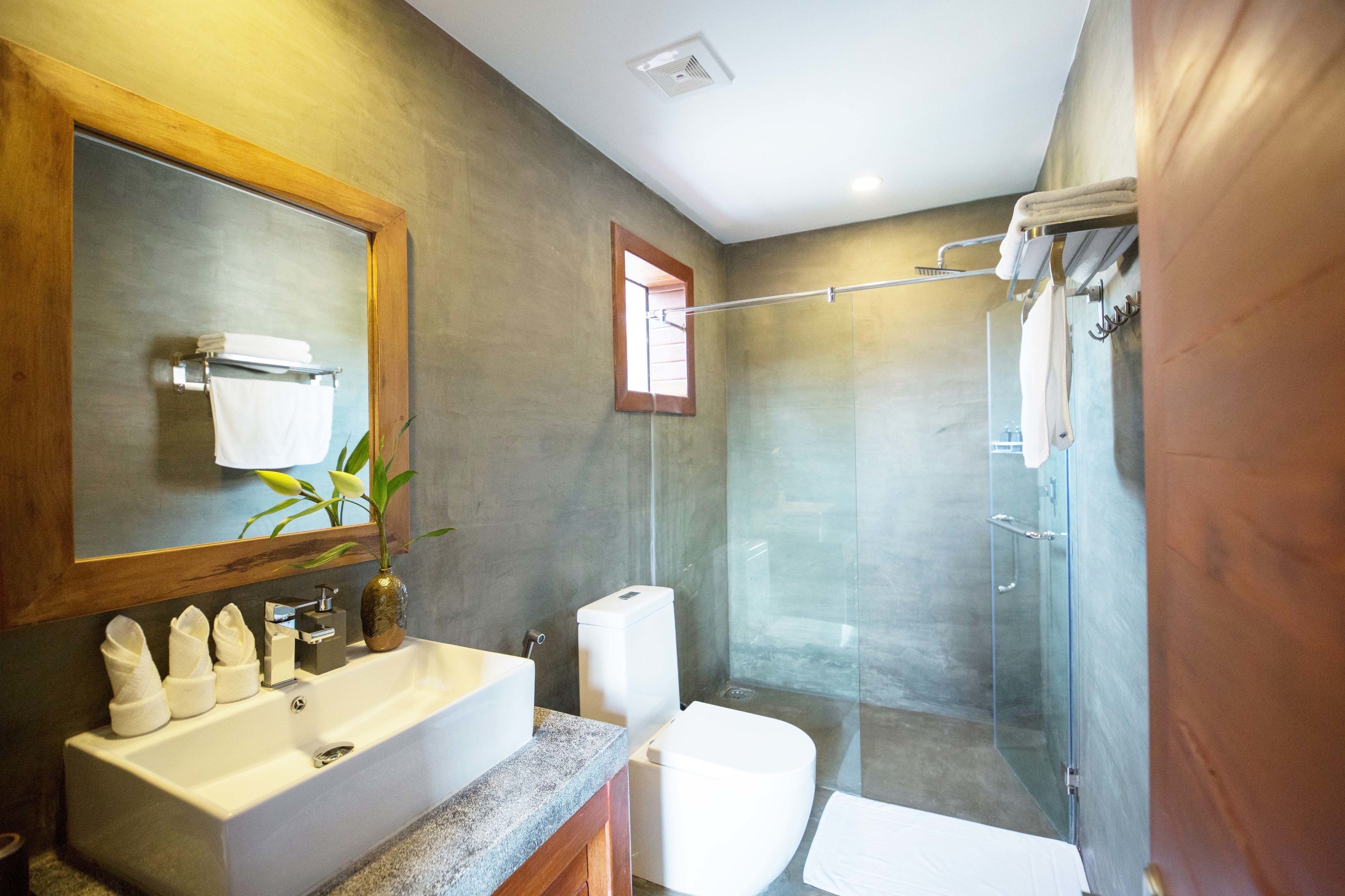 shower, free toiletries, hair dryer, bathrobes