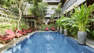 Piscine couverte, piscine extérieure