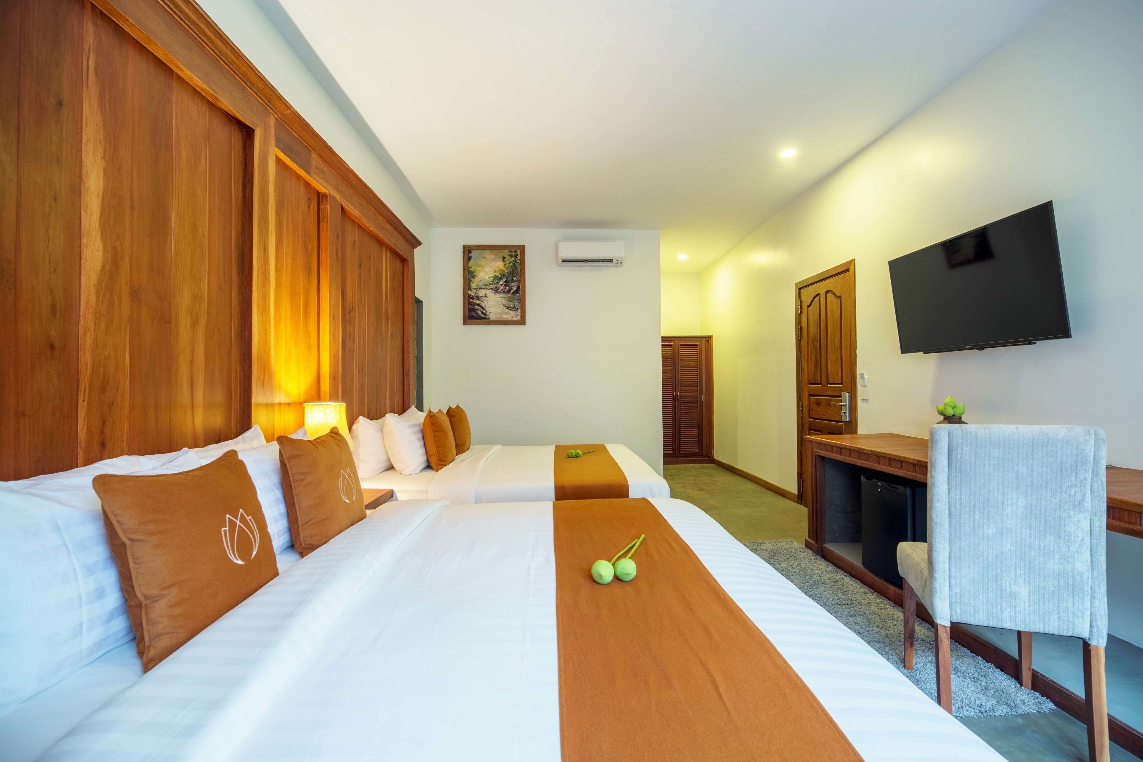 1 bedroom, egyptian cotton sheets, premium bedding, minibar