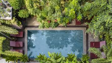 Innenpool, Außenpool