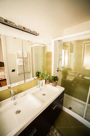 Bathroom - Villa Paganini B&B (Rome)