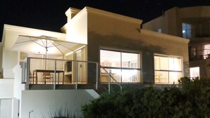 Façade de l’hébergement - soirée/nuit