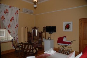 Coffres-forts dans les chambres, Wi-Fi gratuit, draps fournis