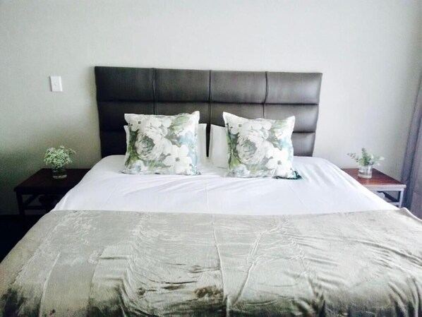 خزنة داخل الغرفة وواي فاي مجانًا