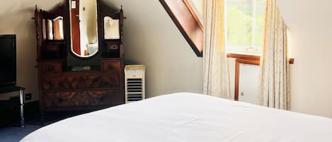 Classic Double Room | Premium bedding, iron/ironing board, rollaway beds, free WiFi