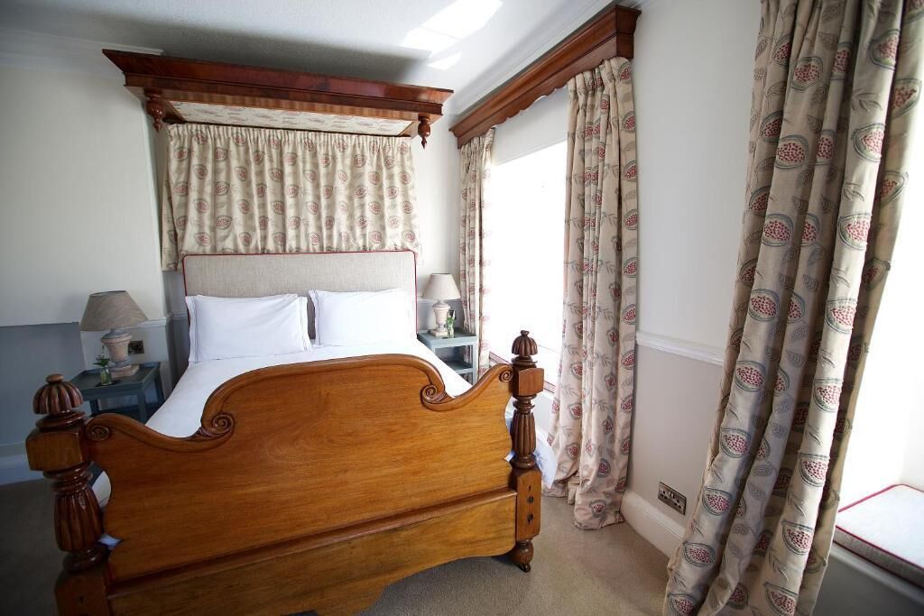 1 bedroom, premium bedding, iron/ironing board, rollaway beds