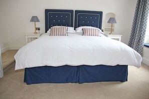 Superior Double or Twin Room | Premium bedding, iron/ironing board, rollaway beds, free WiFi - The Eagle House Hotel (Launceston)