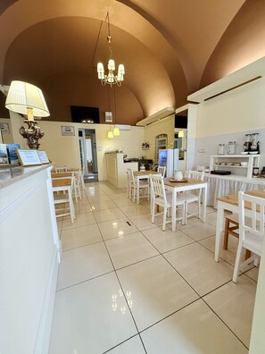 Desayuno buffet incluido todos los días 