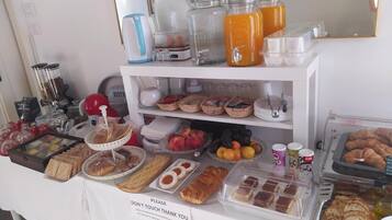 Free daily buffet breakfast