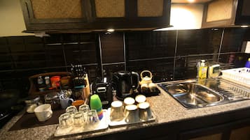 2 Bedrooms Vacation House  | Private kitchen | Fridge, microwave, stovetop, dishwasher