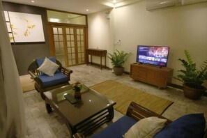 2 Bedrooms Vacation House  | Living room | Smart TV - Nimit House No.7 (Chiang Mai)
