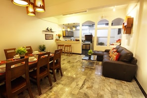 2 Bedrooms Vacation House | Wohnzimmer | Smart-TV