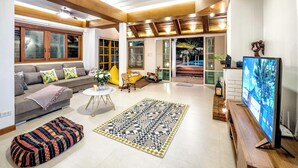 4 Bedrooms Vacation House  | Wohnbereich