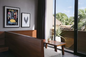 Egyptian cotton sheets, premium bedding, in-room safe