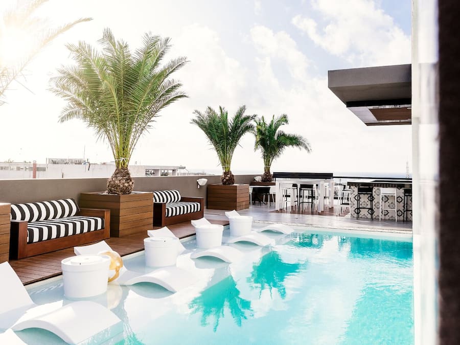 Outdoor pool, sun loungers