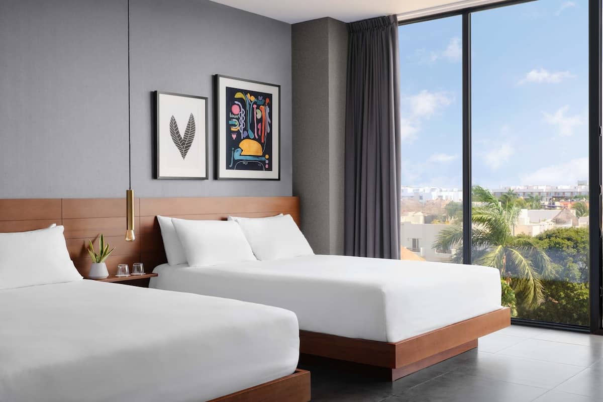 1 bedroom, Egyptian cotton sheets, premium bedding, in-room safe