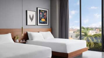 Egyptian cotton sheets, premium bedding, minibar, in-room safe