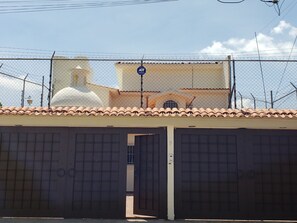 Bagian depan properti