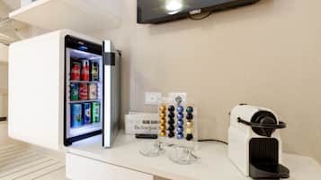 Junior Suite, Balcony | Coffee and/or coffee maker