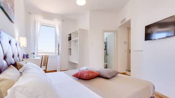 Executive Double Room | Premium bedding, minibar, in-room safe, individually decorated