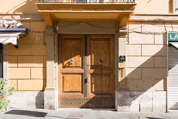 Entrée de l’hébergement