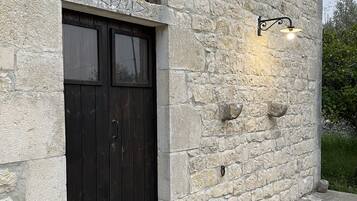 Family Apartment, 2 Bedrooms | In-room safe, desk, bed sheets