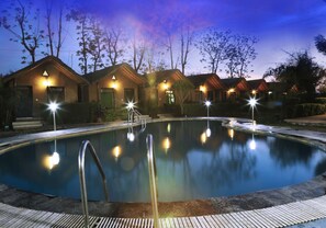 Indoor pool - The Corbett view resort (Ramnagar)