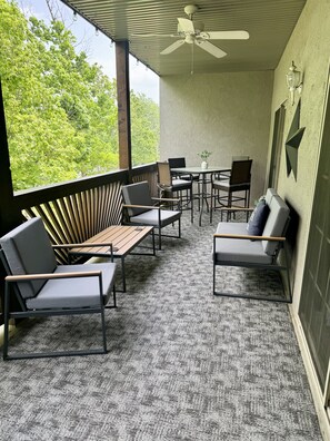 Apartment, 3 Schlafzimmer | Speisen im Freien