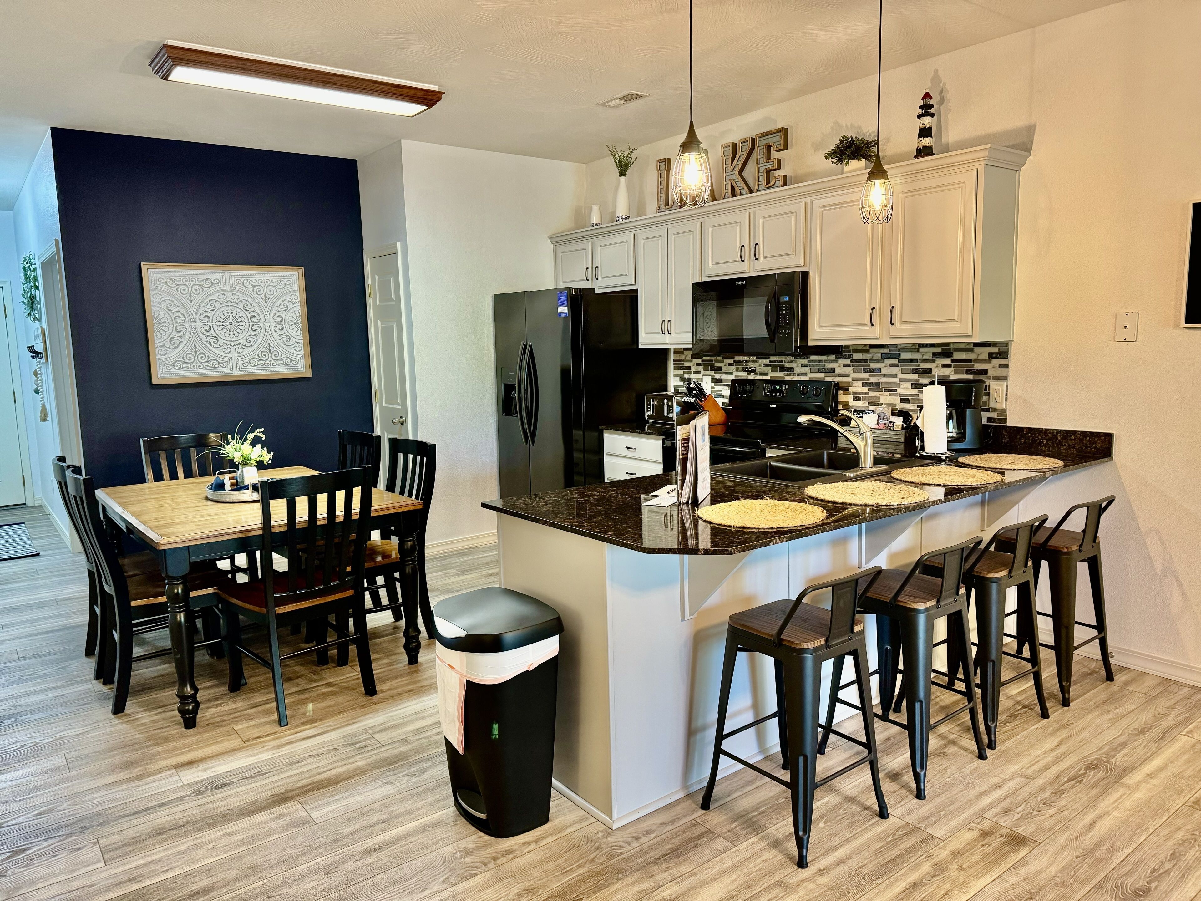 Apartamento, 3 habitaciones | Cocina privada | Frigorífico, microondas, lavavajillas y cafetera o tetera