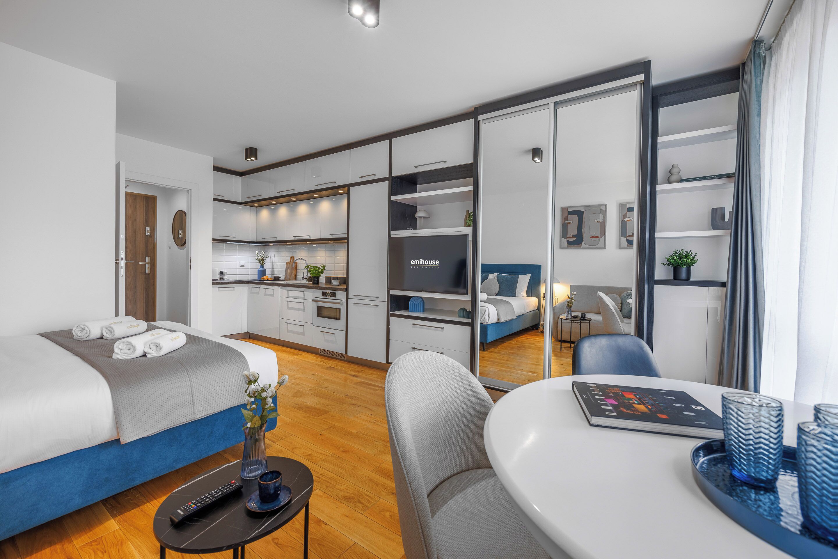 Suíte estúdio urbana, 1 cama Queen e sofá-cama | 1 quarto, espaço de trabalho para notebook, quartos à prova de som