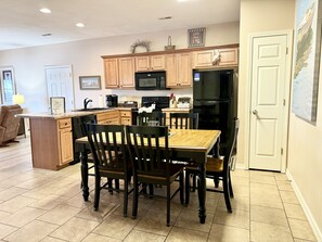 Apartment, 3 Schlafzimmer | Speisen