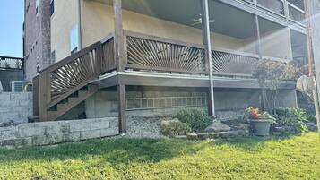 Condo, 3 Bedrooms | Property grounds