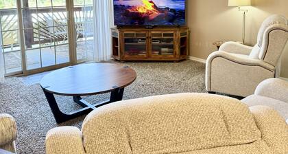 Lower Level Vacation Condo B-3 at Vickery Resort by RedAwning