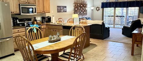 Condo, 3 habitaciones | Interior