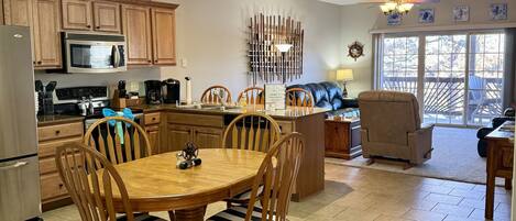 Condo, 3 Bedrooms | Interior