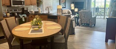 Condo, 3 habitaciones | Interior