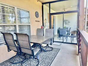 Condo, 3 habitaciones | Restaurante al aire libre